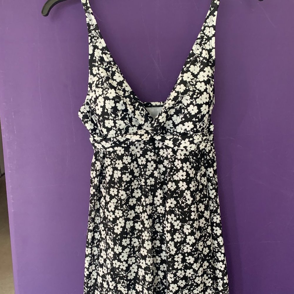 Women's Flowered Swim Dress With Built-In Bra Size 10